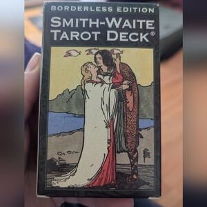 Borderless Smith-Waite Tarot Deck